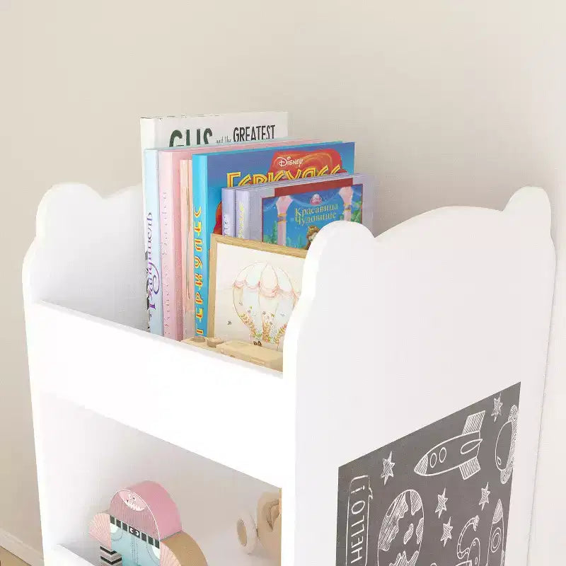 Libreria per bambini in legno a forma di orsetto con lavagna laterale e 3 ripiani a giorno – Bianca