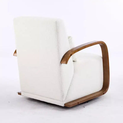 Poltrona girevole a 360° accentata in velluto color crema con braccioli in legno curvato, stile Mid-Century Modern